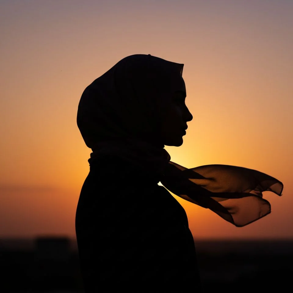hijab-dp-lonely-sunset Lonely Hijab DP — silhouette at sunset
